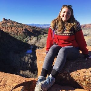 Meet your Posher, Olivia